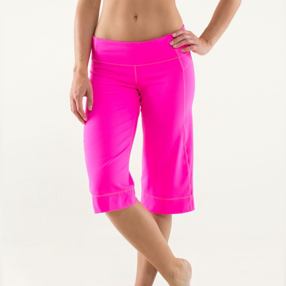 NWOT Lululemon Clam Digger II Raspberry Glo Light